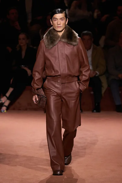 Look 44
